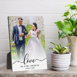Placa Expositora Elegante Script Love Mr. y la Sra. Boda Photo<br><div class="desc">Love Elegant Script Mr. y la Sra. Boda Photo Plaque</div>