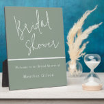 Placa Expositora Entrada de señal de bienvenida a Sage Green Bridal<br><div class="desc">Sage Green Bridal Shower Welcome Sign Placa de entrada de signo de bienvenida Ver colección coincidente en Nicho y Nest Store Muchas gracias</div>
