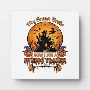 Placa Expositora Entrenador de Fitness de Halloween Escoba Rota Bru
