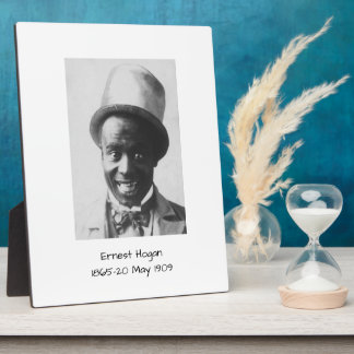 Placa Expositora Ernest Hogan