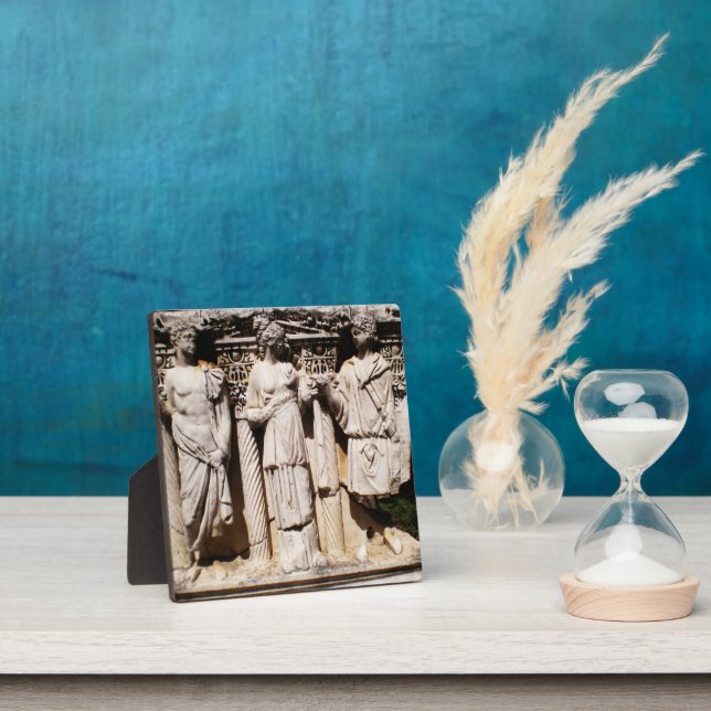 Placa Expositora Esculturas de grabados de socorro antiguos en Turq (in situ)