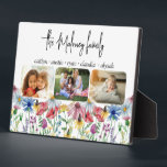 Placa Expositora Familia Rustica de Flores Silvestres Nombre Niños<br><div class="desc">Muestra rústica de fotos de flores silvestres personalizada con 3 de tus fotos favoritas, nombre de familia, nombre de los niños o nombres de todos. El diseño incluye flores silvestres de color acuático, como amapola, margarita, flor de maíz, flores de confluencia, trébol y cabeza de seda. Las fotos se muestran...</div>