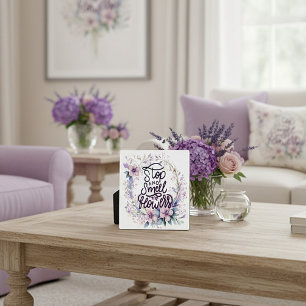 Placa Expositora Floral morado detente y huele las flores