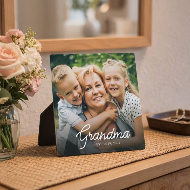 Placa Expositora Foto de Abuela Moderna Establecida con Letra (Subido por el creador)