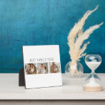 Placa Expositora Foto de colección moderna y el mejor regalo de la<br><div class="desc">Presentamos el Regalo de texto Modern Collage Photo & Best Family Ever, una manera única y personalizada de celebrar el amor y la alegría de tu familia. Este regalo especial combina la belleza de un collage de fotos personalizados con un mensaje sincero para crear un conservador memorable que será valorado...</div>