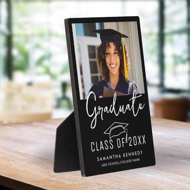 Placa Expositora Foto de graduación moderna en blanco y negro 2025 (Modern Black and White 2025 Graduation Photo Plaque)