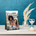 Placa Expositora Foto de tipografía de escritura blanca de los mejo<br><div class="desc">placa fotográfica personalizado para uno de tus mejores amigos (¡o tú mismo!). La plantilla de fotos está configurada para que añadas tu foto - el formato de retrato será más fácil de trabajar. La superposición de texto lee a los mejores amigos para siempre y está escrita con escritura blanca y...</div>