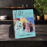 Placa Expositora Foto personalizada de Bestie Bestie BFF<br><div class="desc">Placa de fotos de amistad moderna, con el título 'Bestie' en un elegante texto de escritura caligráfica, una cita de los mejores amigos que dice 'Puede que no siempre esté contigo, pero siempre estaré ahí para ti', que puede ser personalizada, una foto principal de ti y de tu FFP en...</div>