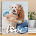 Placa Expositora Foto personalizada de Love Paw Print Dog Lover<br><div class="desc">AMOR! Celebra a tu mejor amigo con una placa fotográfica de perro única y personalizado. Sorprenda a su amante favorito del perro, ya sea un cumpleaños, el día de la madre, día de San Valentín o Navidades con esta placa fotográfica de amor del perro adorable. Esta placa de perro con...</div>
