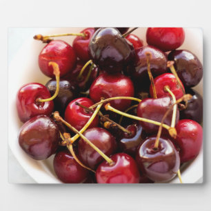 Placa Expositora Fotografía de cerezas rojas frescas en un tazón