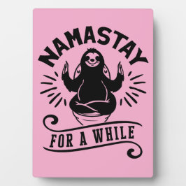 Placa Expositora Funny Sloth Bathroom Humor Namastay