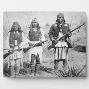 Placa Expositora Gerónimo y tres de sus guerreros apaches, 1886 (b)