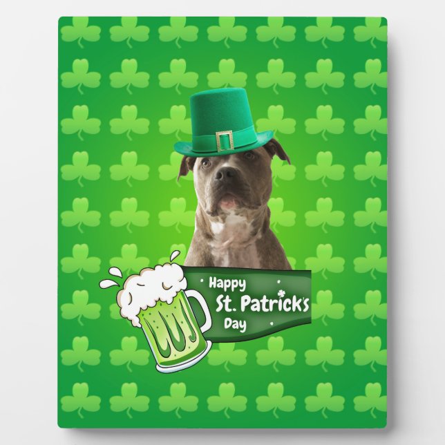 Placa Expositora Gorra de Bulldog Cute Pit St. Patrick's Day w Clov (Frente)