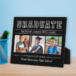Placa Expositora Graduación de fotos Graduada de Black 3 de Graduad<br><div class="desc">Cartel de pantalla de placa de graduación fotográfica clásica 3 con rasgos de caballete de grado en negrita con texto personalizado moderno que se puede personalizar completamente con el nombre completo del graduado, el año de clase y el nombre de la escuela. Agregue tres imágenes favoritas del graduado a las...</div>