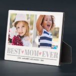 Placa Expositora Gris MEJOR MOM JAMÁS collage 2 Foto Corazón rosa<br><div class="desc">Crea un manjar dulce perfecto para la nueva mamá para los Navidades o el día de la madre con este diseño asombroso usando dos (2) de tus fotos favoritas y tu mensaje personalizado. "La mejor mamá de todos los tiempos" aparece en el fondo con delicadas letras grises con pequeños corazones...</div>