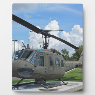 Placa Expositora Helicóptero Militar Huey de Vietnam antiguo