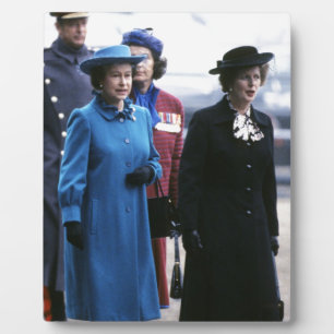 Placa Expositora HM Queen Elizabeth II-Margaret Thatcher
