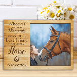 Placa Expositora Horse Lover Chica mejor amigo Keepsake foto<br><div class="desc">Celebra a tu mejor amigo y atesora esos preciosos recuerdos con una placa fotográfica de bigote mascota único personalizado en un diseño rústico de madera. Esta placa fotográfica de amante de los caballos es el regalo perfecto para usted, familia o amigos para honrar a los seres queridos. Esperamos que su...</div>