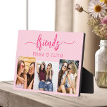 Placa Expositora Hot Pink Friends 3 Photo Friendage Collage<br><div class="desc">Celebra tu amistad con el Collage de fotos Keepsake Plaque de los Hot Pink Besties Friends 3. Esta placa vibrante y personalizada presenta un elegante diseño rosa caliente, mostrando un bonito collage de tres preciadas fotos. Diseñado con materiales de alta calidad, es perfecto para exhibirse en un escritorio, una estantería...</div>