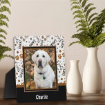 Placa Expositora Huesos de corteza de perro cúrcuta Foto Nombre per<br><div class="desc">Fun Dog Bark Woof Pattern Photo Name Plaque - arte colorido y elegante perfecto para los mascotas. Estas divertidas placas personalizadas de plaquitas fotográficas hacen grandes keepsakes para la familia, amigos, compañeros de trabajo, profesores, etc. El regalo perfecto para todos tus San Valentín que aman a sus perros. Placas más...</div>