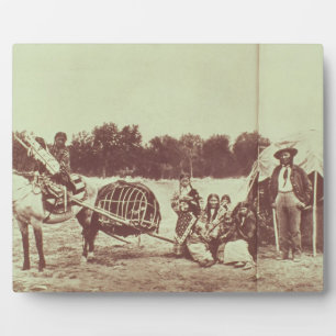 Placa Expositora Indios Cheyenne en movimiento, 1878 (foto de abajo