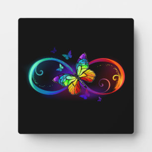 Placa Expositora Infinidad vibrante con mariposa arco iris sobre ne