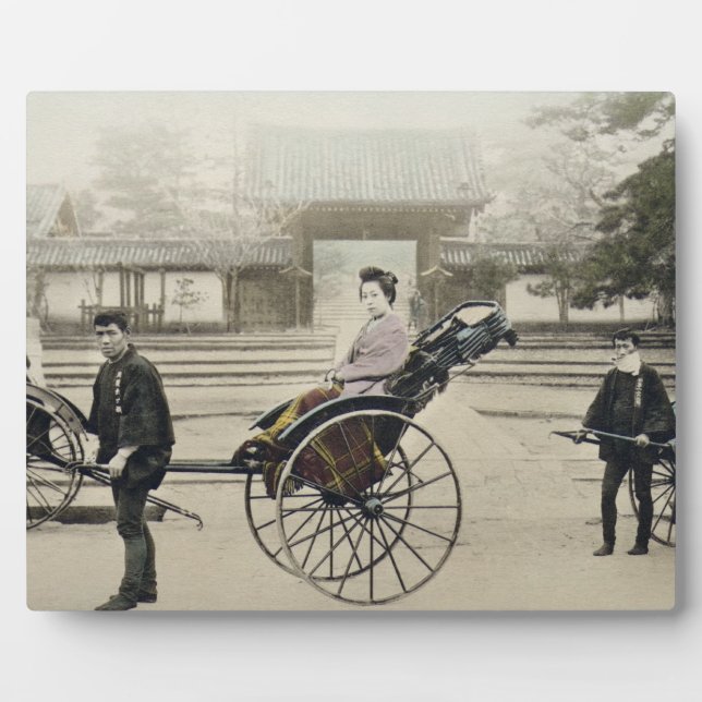 Placa Expositora 'Jinrikisha' frente a un templo, c.1880 (mano co (Frente)