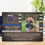 Placa Expositora Jubilación de agente de policía K9 Dog<br><div class="desc">Honra a tu mejor pareja y perro policía por sus dedicados años de servicio con esta placa fotográfica de apreciación del retiro de perros de la Línea Azul. Personalice con la foto, el nombre, el mensaje personal, las fechas de servicio y los años de servicio de su oficial K9. También...</div>