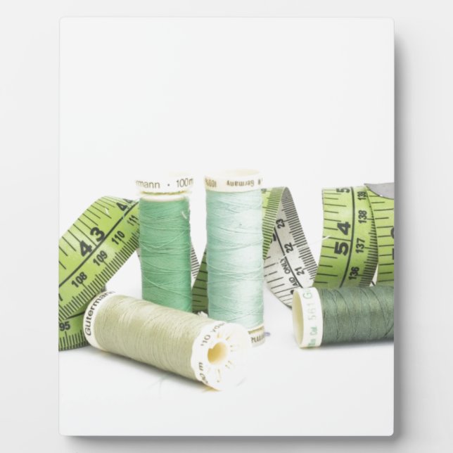 Placa Expositora Kit de costura verde y hilos (Frente)