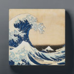 Placa Expositora La gran ola de Kanagawa por Hokusai<br><div class="desc">Este diseño presenta "La Gran Ola de Kanagawa" del artista japonés Hokusai.</div>