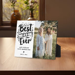 Placa Expositora La tipografía de moda mejor foto de papá<br><div class="desc">Que papá sepa lo que significa para ti con esta tipografía de moda, la placa fotográfica de mejor papá. Simplemente suba tu propia fotografía y tu propio mensaje y nombre personalizar para que sea personal y único para ti. Hace un regalo maravilloso para el día del padre, cumpleaños o navidades....</div>