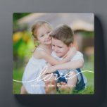 Placa Expositora LOVE Writing Personalizado Frame<br><div class="desc">Simplemente personaliza con tu texto y fotos y crea un regalo único para ti o para alguien a quien amas. El color de fondo puede cambiarse a cualquier color que desee.</div>
