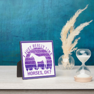 Placa Expositora Me gustan mucho los caballos en morado