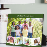 Placa Expositora Mejor Familia de la Historia - Verde Collage de fo<br><div class="desc">Mantén a tu familia cerca con esta preciosa placa con fotos de estilo de caballete. La plantilla para está preparada para que añadas 5 de tus fotos favoritas. La foto principal será usada como fondo y las 4 fotos restantes serán distribuidas en una tira de fotos en zigzag a lo...</div>