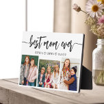 Placa Expositora Mejor Mamá de la Historia - Collage de fotos del D<br><div class="desc">Celebra a tu madre con la "mejor Collage de fotos de mamá de todos los tiempos". Esta placa personalizada presenta un hermoso collage de preciadas fotos, que capturan momentos y recuerdos especiales. El sincero mensaje "Mejor Mamá Nunca" agrega un toque amoroso. Diseñado a partir de materiales de alta calidad con...</div>