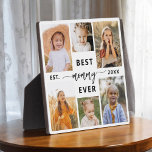 Placa Expositora Mejor mamá de todos los tiempos - Collage de fotos<br><div class="desc">Celebra a tu mamá con la "mejor mami de la historia" Collage de fotos del Día de la Madre. Esta placa personalizada presenta un hermoso collage de preciadas fotos, que capturan momentos y recuerdos especiales. El sincero mensaje "Mejor Mami de la Historia" agrega un toque amoroso. Diseñado a partir de...</div>