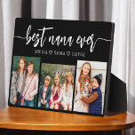 Placa Expositora Mejor Nana de la Historia - Collage de fotos de lo<br><div class="desc">Celebra el "Mejor NaNa Ever" con esta placa personalizada de Collage de fotos para nietos. Este sincero regalo cuenta con un bello collage de preciadas fotos que capturan momentos especiales, complementado con un mensaje amoroso. Diseñado con materiales de alta calidad y acabados elegantes, es ideal para exhibirse en casa como...</div>