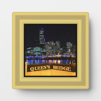 Placa Expositora Melbourne Australia CBD enciende el puente de la R