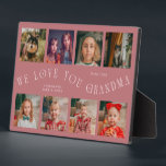 Placa Expositora Modern 8 Photo Grid Love You Grandma Pink<br><div class="desc">Modern and minimal keepsake photo plaque to gift it to a grandmother featuring 8 photos with a curvy typography text that says "we love you grandma." The color is pink.</div>