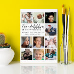 Placa Expositora Moderno | Abuelos | COLLAGE DE FOTOS<br><div class="desc">Única placa de colección de fotos de 10 nietos hace el regalo perfecto para cualquier abuelo, con texto que dice 'NIÑOS MAGREN EL MUNDO GRAND' seguido de sus nombres. Todos los estilos de fuente, tamaños y colores se pueden cambiar haciendo clic en el enlace posterior del personalizar después de la...</div>