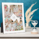 Placa Expositora Monograma de diamantes blancos<br><div class="desc">Una placa fotográfica personalizado es una hermosa manera de mostrar las fotos de tu familia. Este moderno diseño de collage incluye 4 fotos y un separador de diamantes con su monograma personalizado. Para una personalización más avanzada de este diseño, como cambiar colores o estilo de letra, simplemente seleccione el botón...</div>