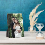 Placa Expositora Monograma moderno<br><div class="desc">Elegante y moda foto-keepsake que se puede personalizar para un regalo de la clase.</div>