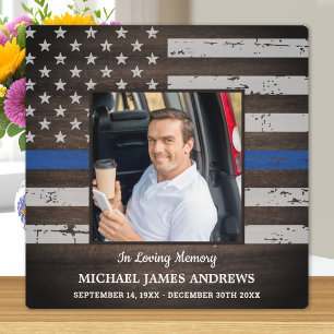 Placa Expositora Monumento A La Policía En Memoria Amarrada, Línea 