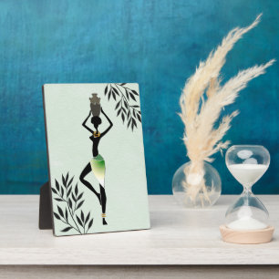 Placa Expositora Mujer africana con jug Silhouette