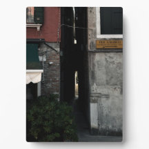 Narrow venetian alleyway (2024)