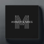 Placa Expositora Nombre Retro Moderno Editable Monograma Negro & Gr<br><div class="desc">Monograma retro-moderno elegante y personalizable,  ¡edita como desees!</div>