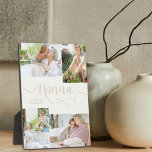 Placa Expositora Nonna Calligraphy 4 Foto Crema Tabletop Plaque<br><div class="desc">Regalo personalizado de 4 placas fotográficas para tu Nonna, que puedes personalizar con tu mensaje personalizado, como te amo y tu nombre. La plantilla de la foto mostrará tus imágenes en un pequeño collage de fotos de 2x paisajes y 2x retratos. Nonna está escrita en elegante caligrafía giratoria. El diseño...</div>