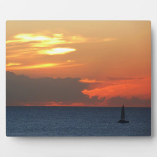 Placa Expositora Nubes de atardecer y navegación marítima