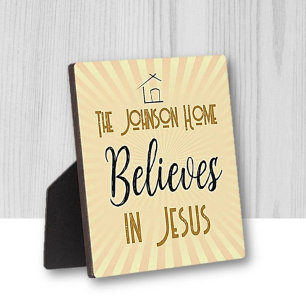 Placa Expositora Nuestra familia cree en Jesús