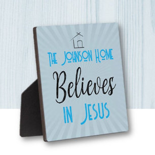 Placa Expositora Nuestra familia cree en Jesús